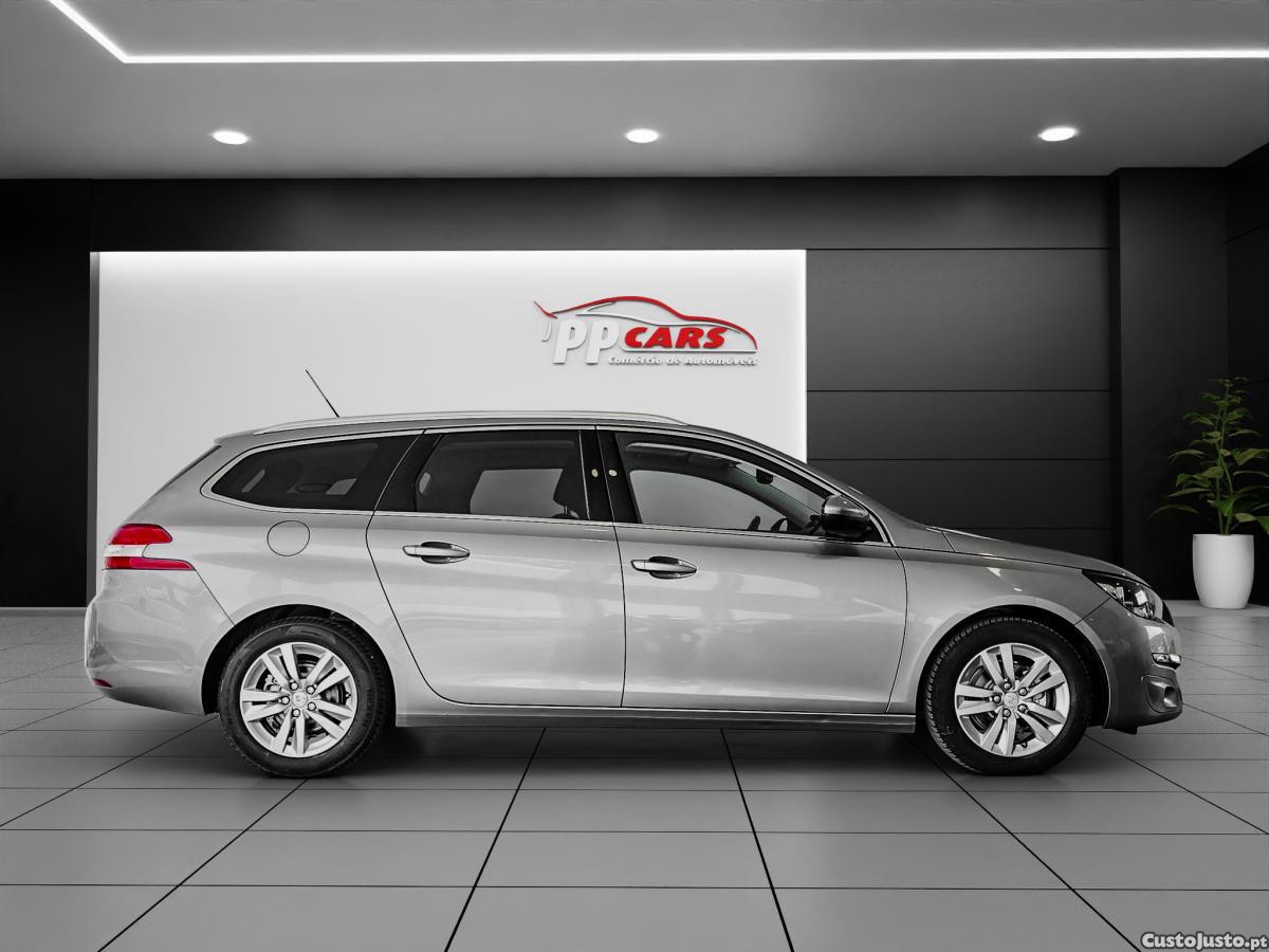 Peugeot 308 1.6 BlueHDi Allure F — fotografia 17