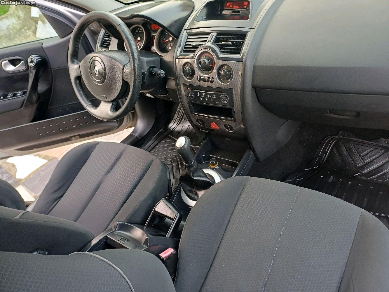 Renault Mégane 1,5 — fotografia 9
