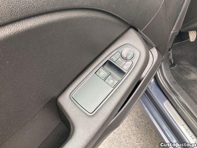 Renault Clio 1.0 TCe Intens — fotografia 3