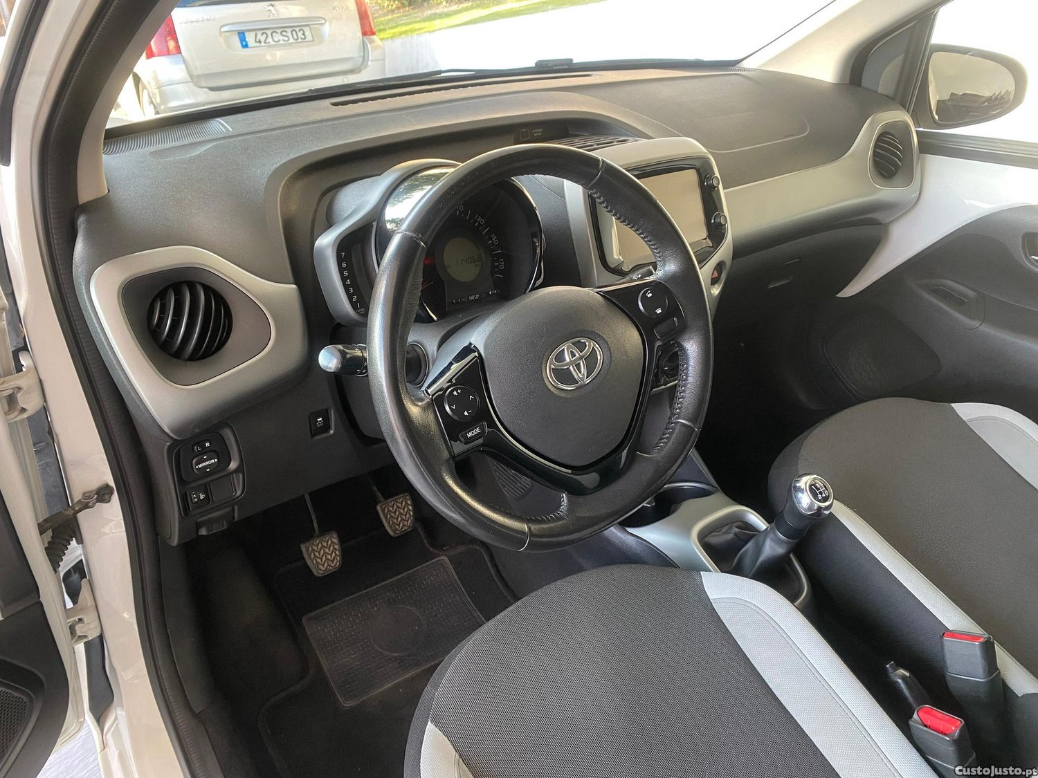 Toyota Aygo 1.0 X-Clusiv — fotografia 7