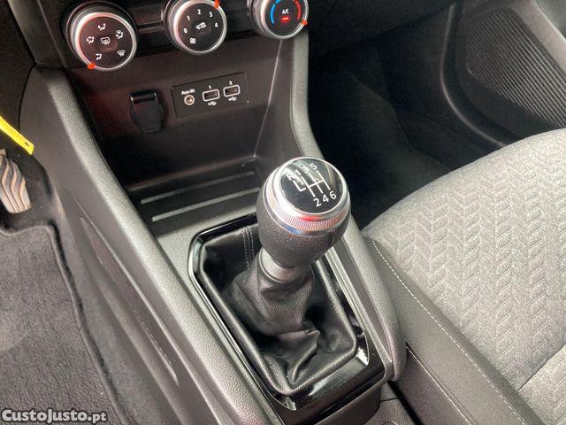 Renault Clio 1.0 TCe Intens — fotografia 4