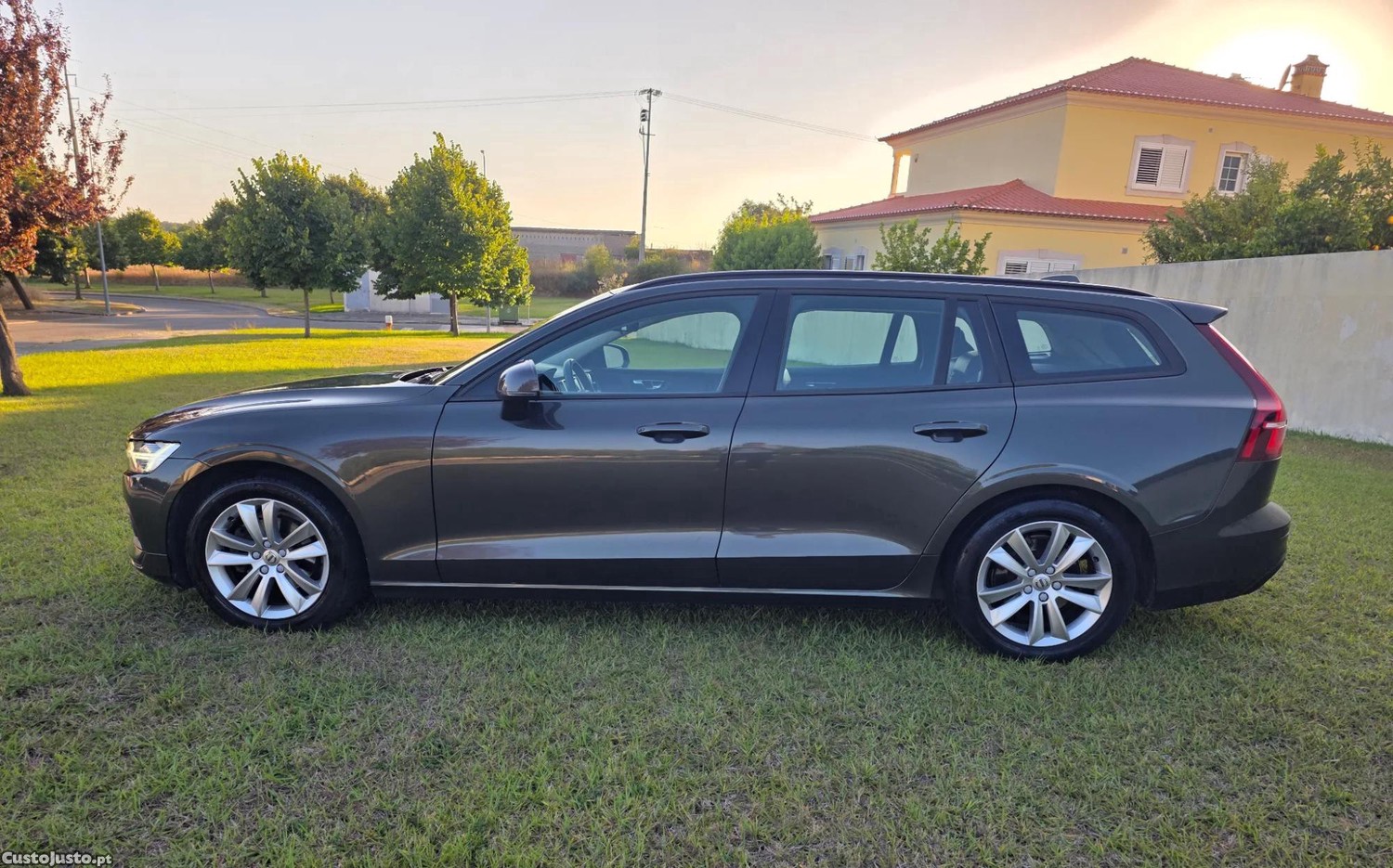 Volvo V60 2.0 D3 Momentum Core — fotografia 8