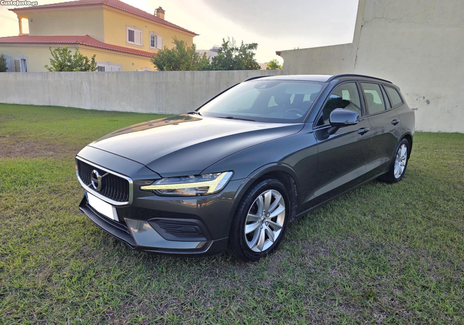 Volvo V60 2.0 D3 Momentum Core — fotografia 9
