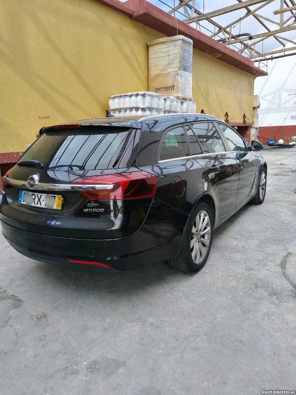 Opel Insignia Executive Sports Tourer — fotografia 4