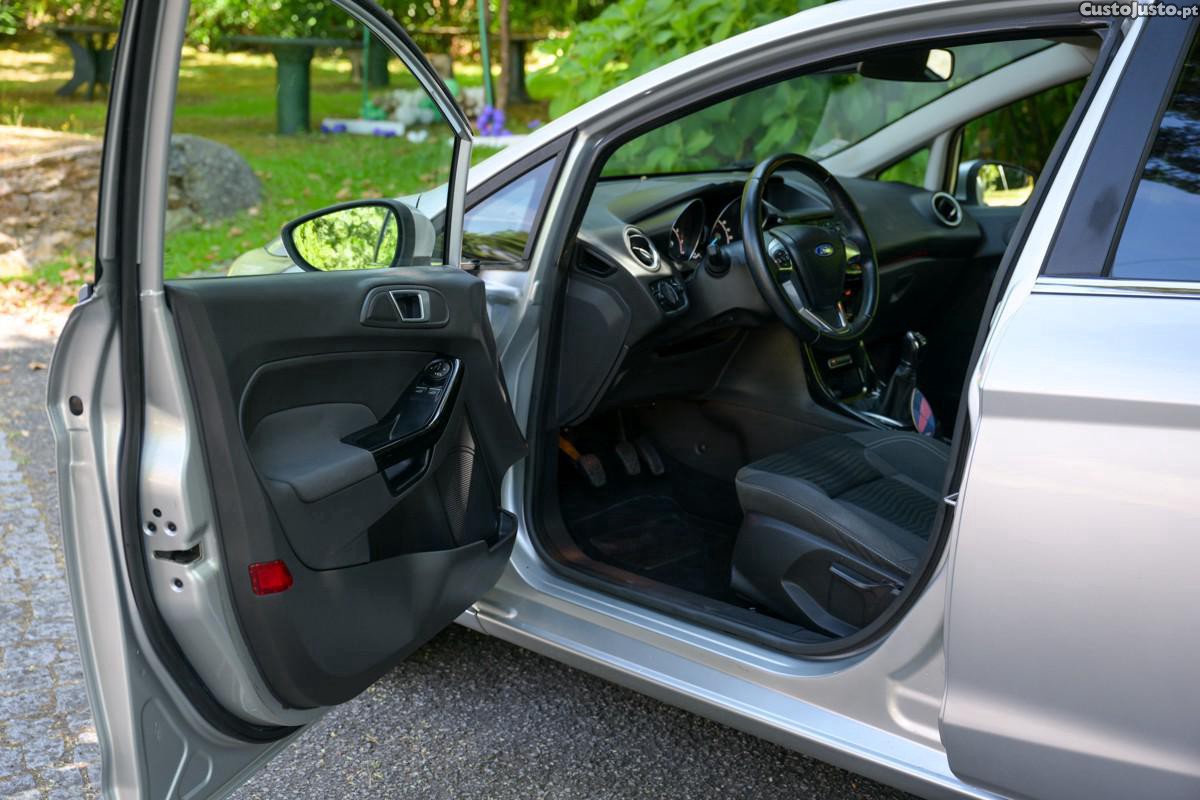 Ford Fiesta 1.0 Ti-VCT Titanium — fotografia 8