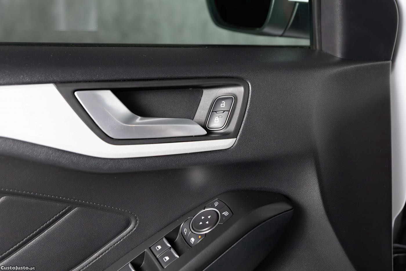 Ford Focus 1.5 TDCi Titanium — fotografia 6