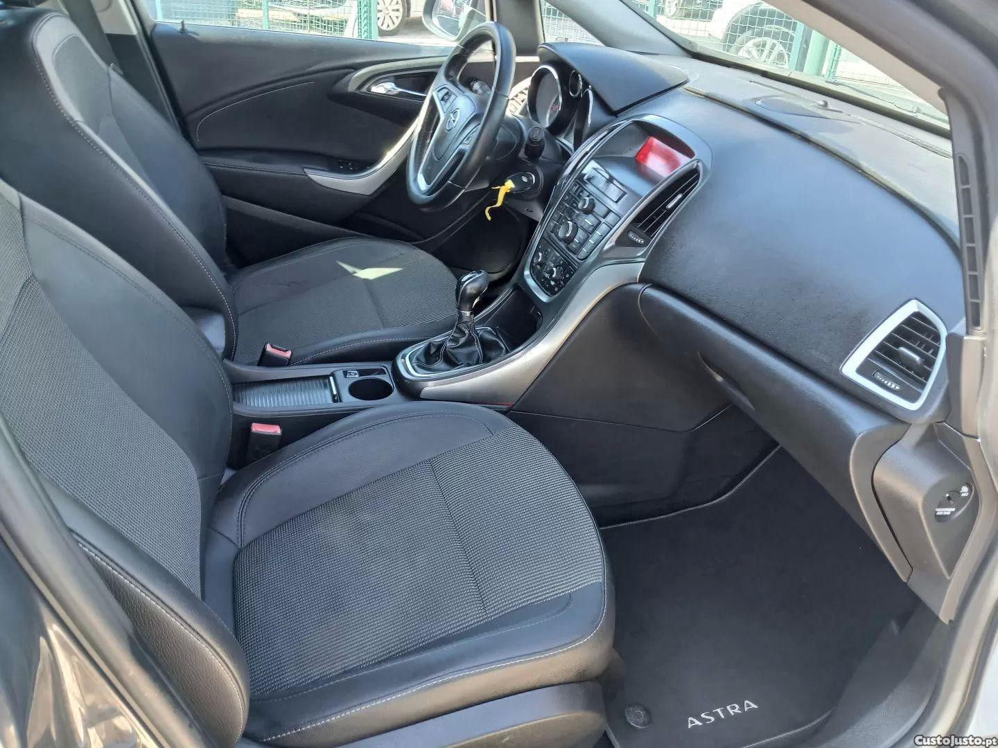 Opel Astra 1.3 cdti cosmo s/s 106g — fotografia 3