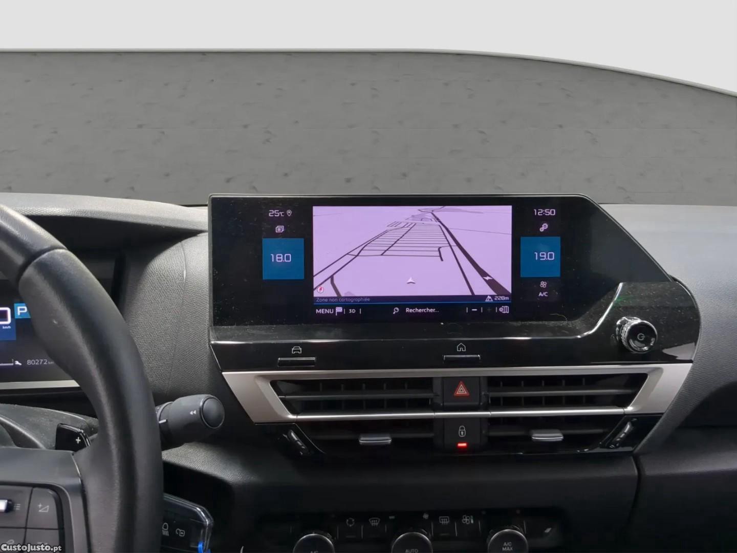 Citroën C4 PureTech 130 Stop&Start EAT8 FEEL — fotografia 3