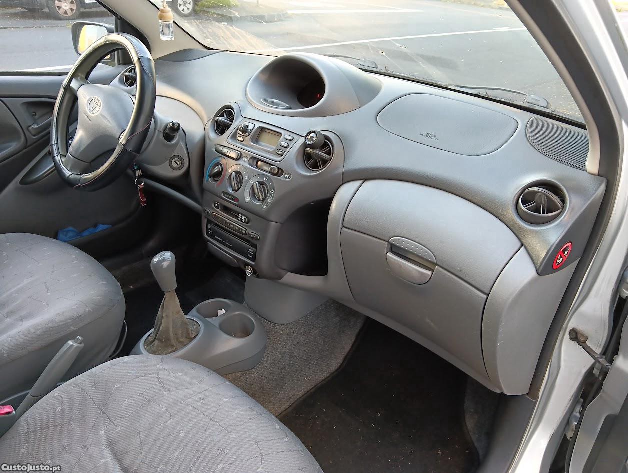Toyota Yaris VVT-I — fotografia 6