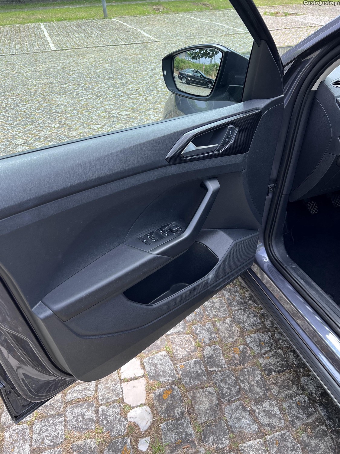 Volkswagen T-Cross 1.0 TSI LIFE — fotografia 6