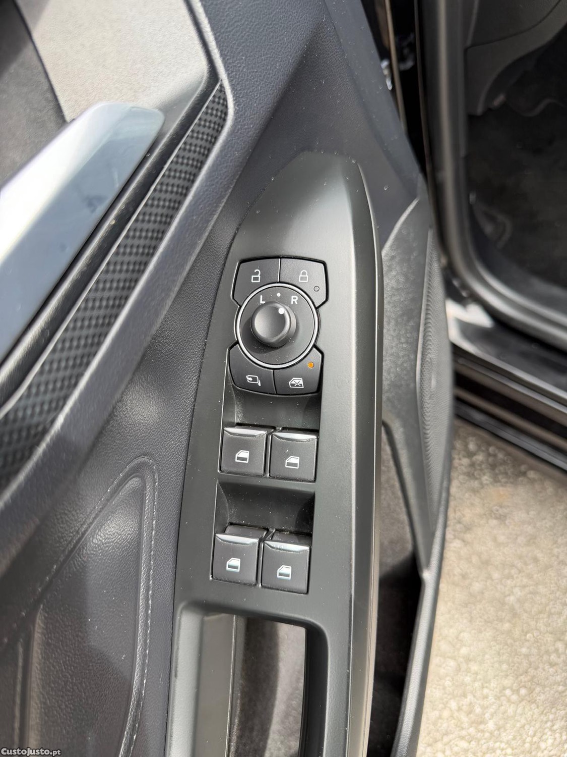 Ford Focus SW 1.0 EcoBoost MHEV ST-Line — fotografia 7