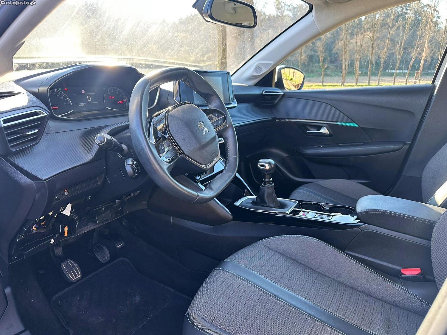 Peugeot 208 1.2 PureTech Allure — fotografia 5