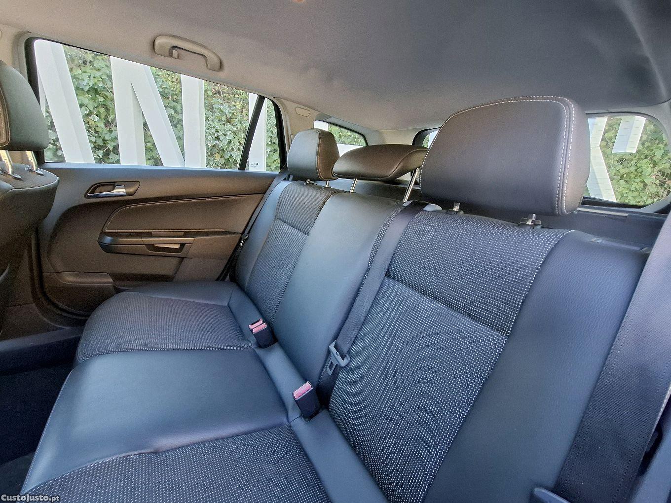 Opel Astra 1.9 CDTI / 150CV — photo 5