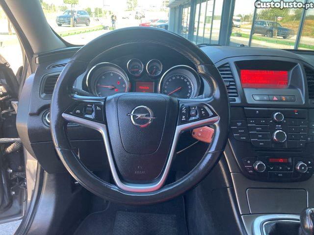 Opel Insignia Sport Tourer 2.0 CDT — fotografia 18