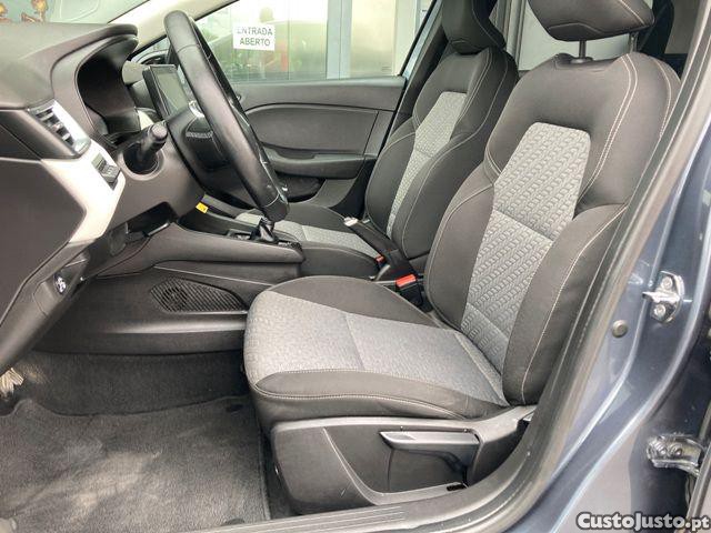 Renault Clio 1.0 TCe Intens — fotografia 2