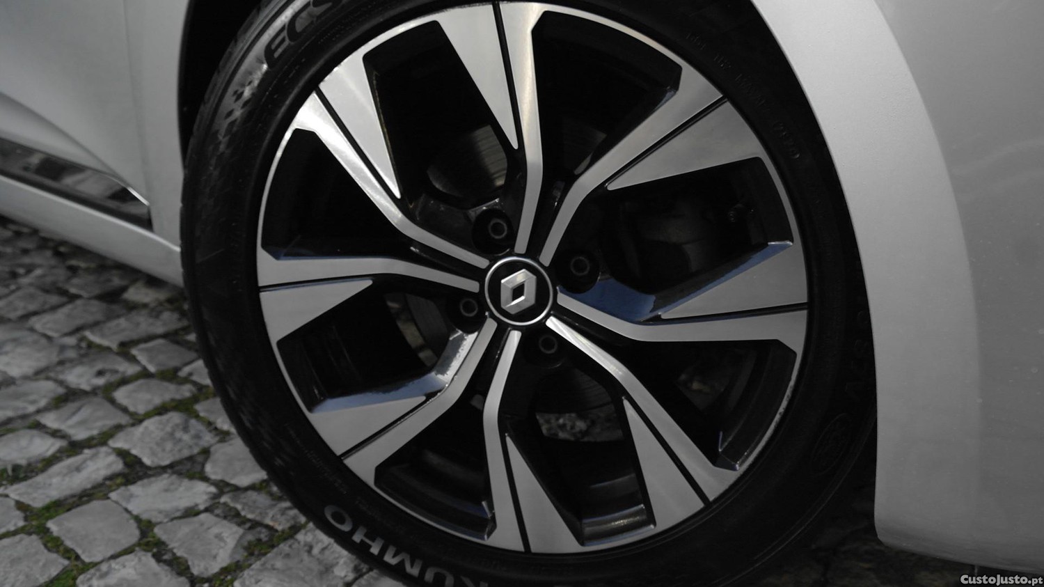 Renault Clio 1.0 TCe Limited — fotografia 19