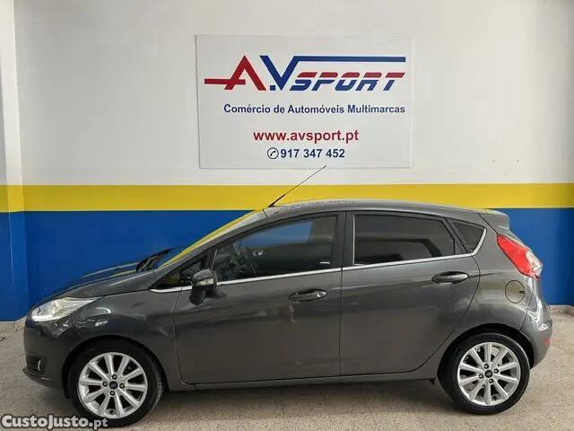 Ford Fiesta 1.0 EcoBoost S&S Titanium — fotografia 14