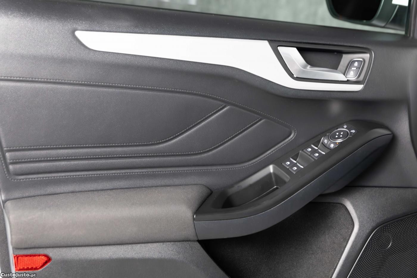 Ford Focus 1.5 TDCi Titanium — fotografia 8