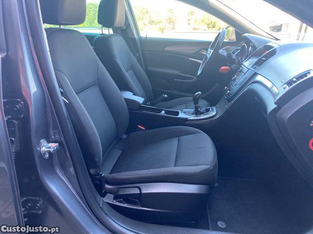 Opel Insignia Sport Tourer 2.0 CDT — fotografia 2