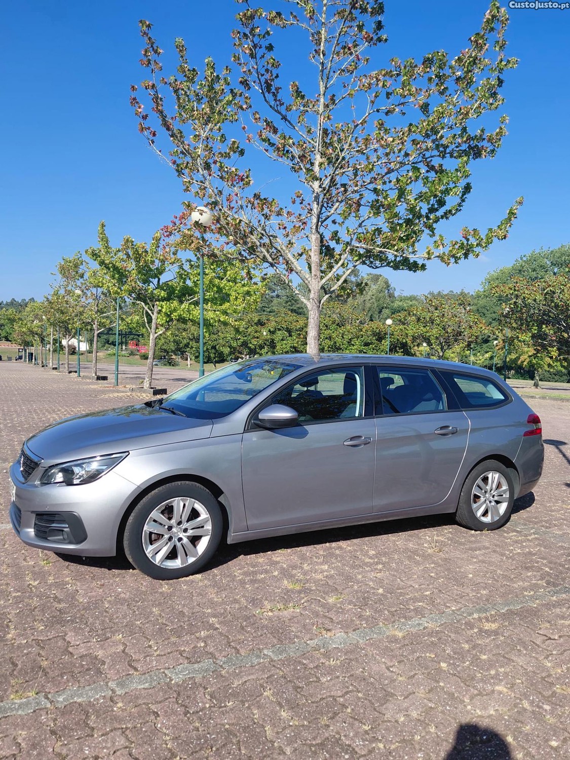 Peugeot 308 W II 1.5HDI 130cv - Automática 8 velocidades — fotografia 2