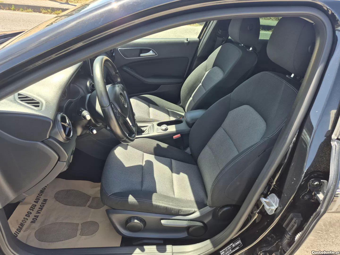 Mercedes-Benz A 180 D amg line — fotografia 8
