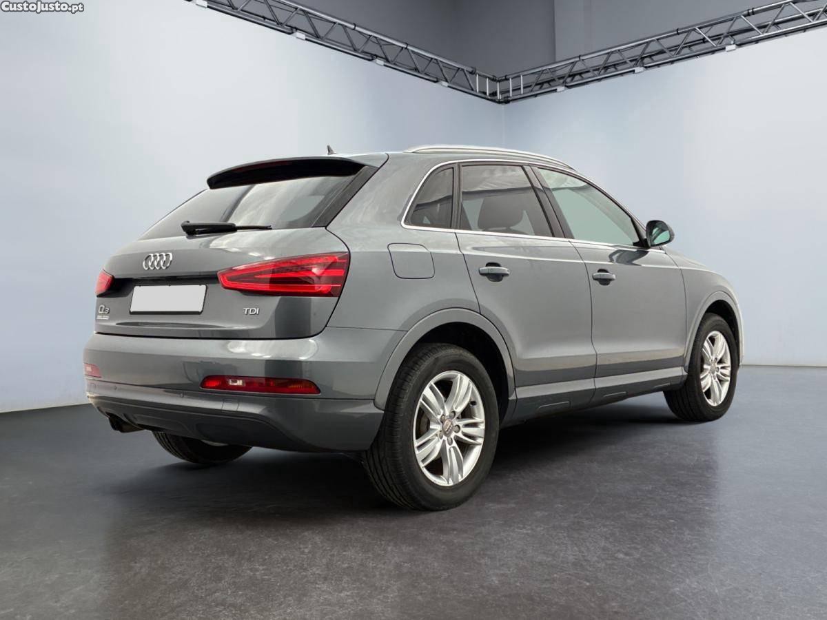 Audi Q3 2.0 TDi Ambition — fotografia 8