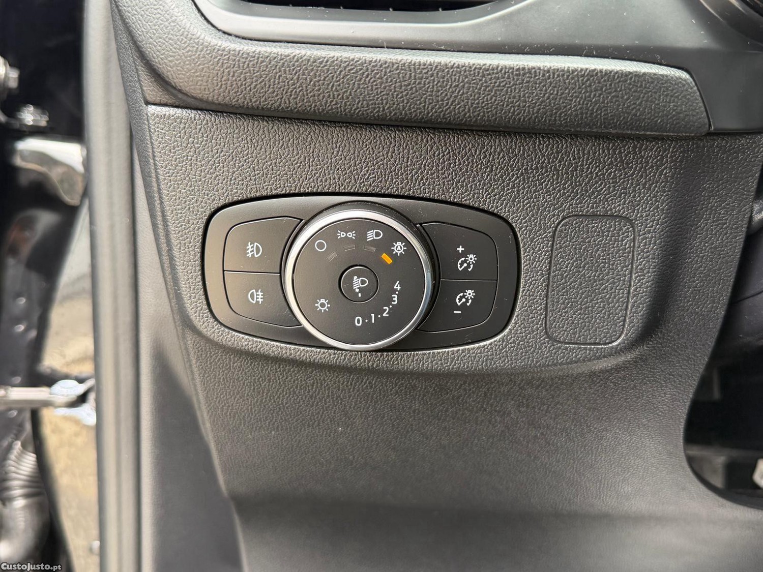 Ford Focus SW 1.0 EcoBoost MHEV ST-Line — fotografia 6