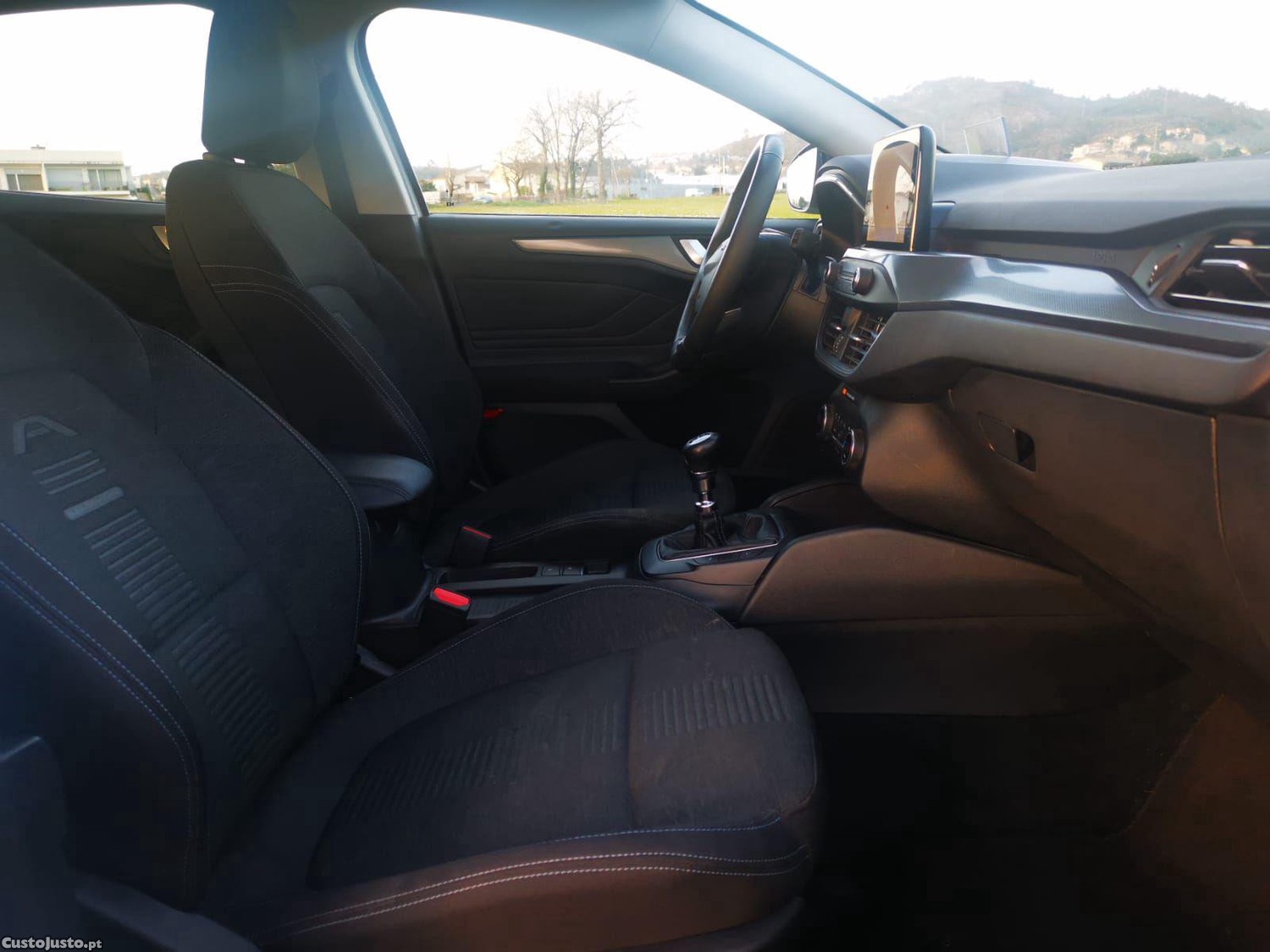 Ford Focus SW 1.5 TDCi EcoBlue ST-Line — fotografia 11