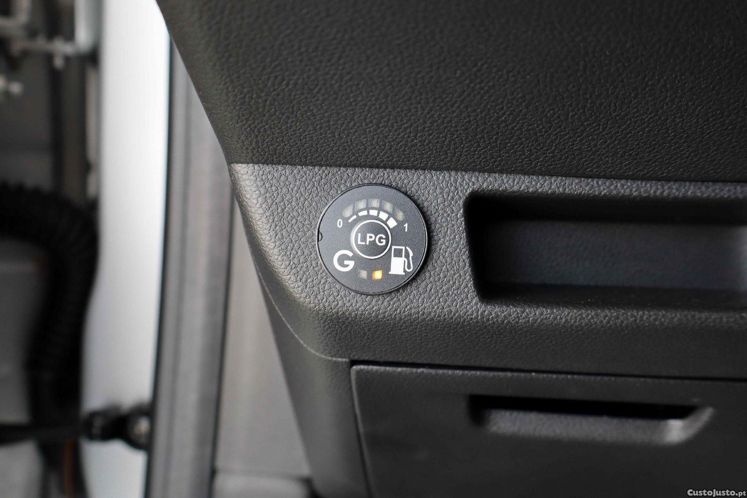 Renault Clio 1.0 TCe Evolution Bi-Fuel — fotografia 12