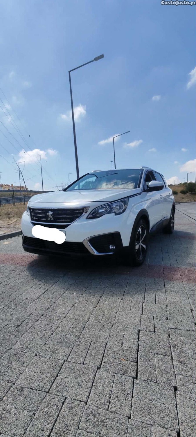 Peugeot 5008 1.5 BlueHDi Allure EAT8 — fotografia 4