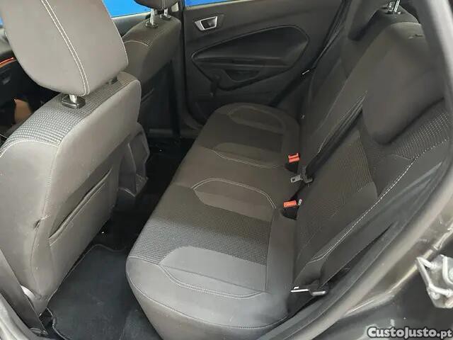 Ford Fiesta 1.0 EcoBoost S&S Titanium — fotografia 9