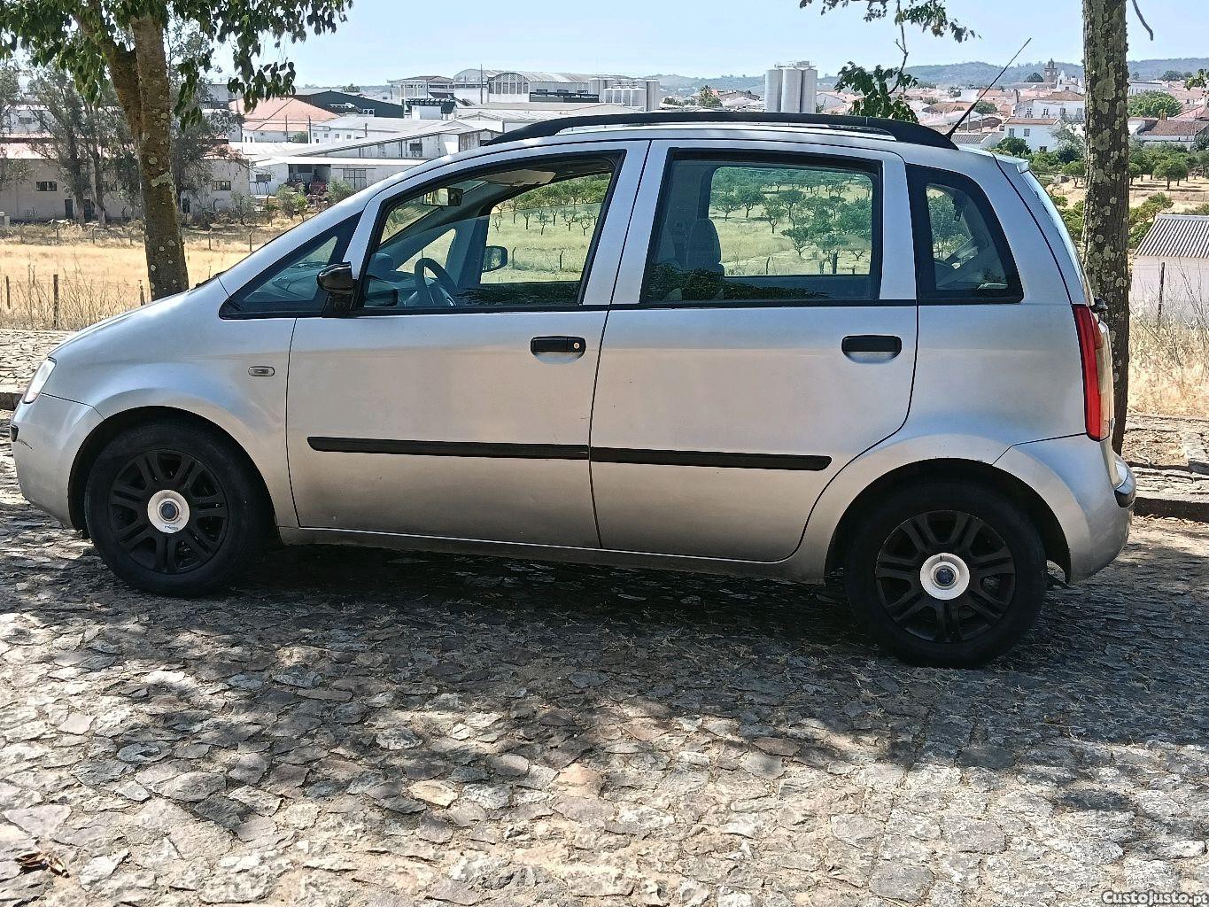 Fiat Idea motor 1.2 a gasolina — fotografia 5
