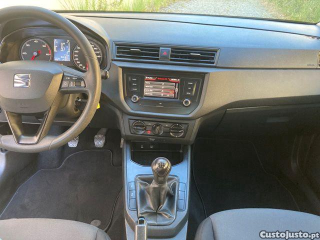 SEAT Ibiza 1.6 TDI Reference — fotografia 13