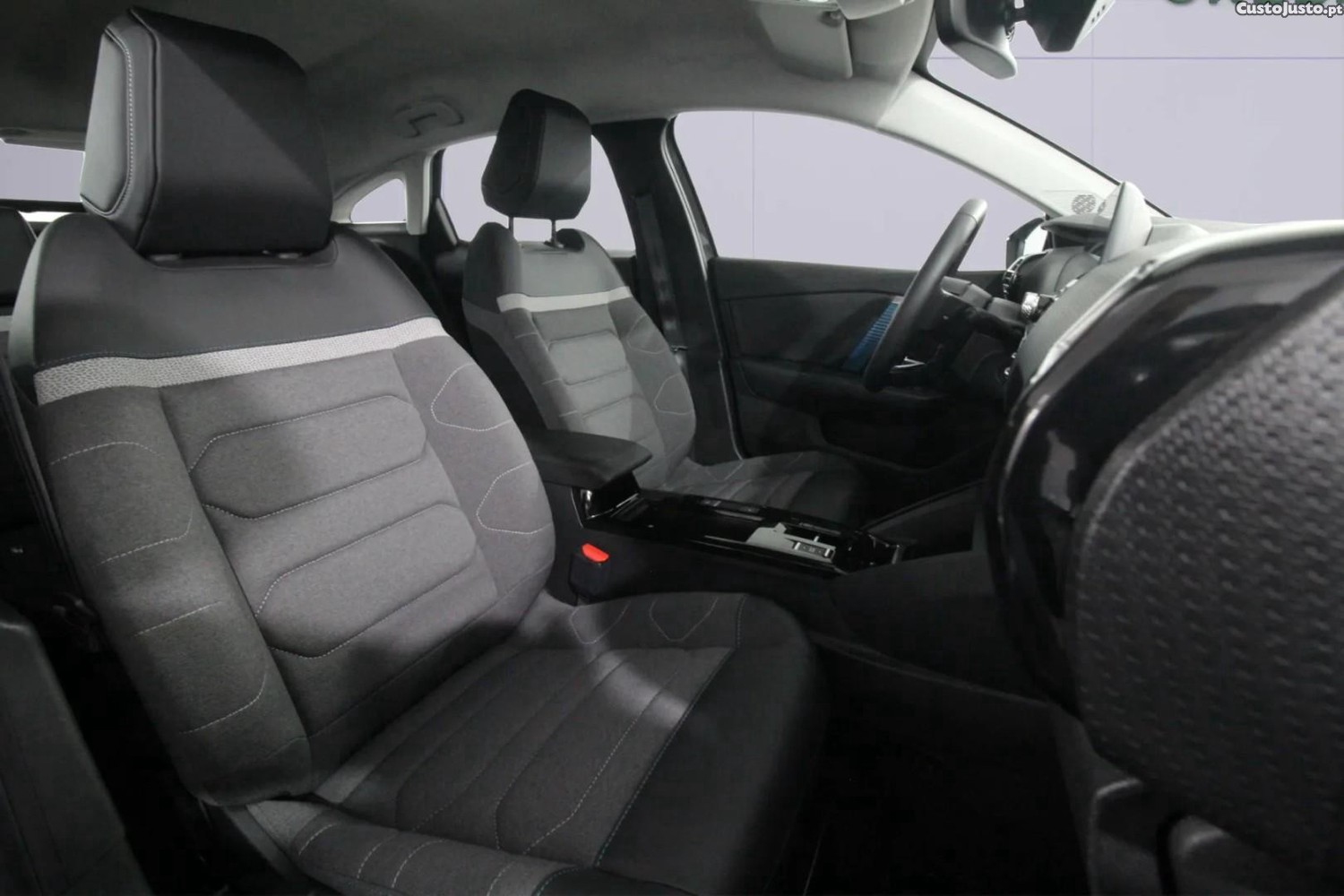 Citroën C4 X PureTech 130 Stop&Start EAT8 FEEL PACK — fotografia 4