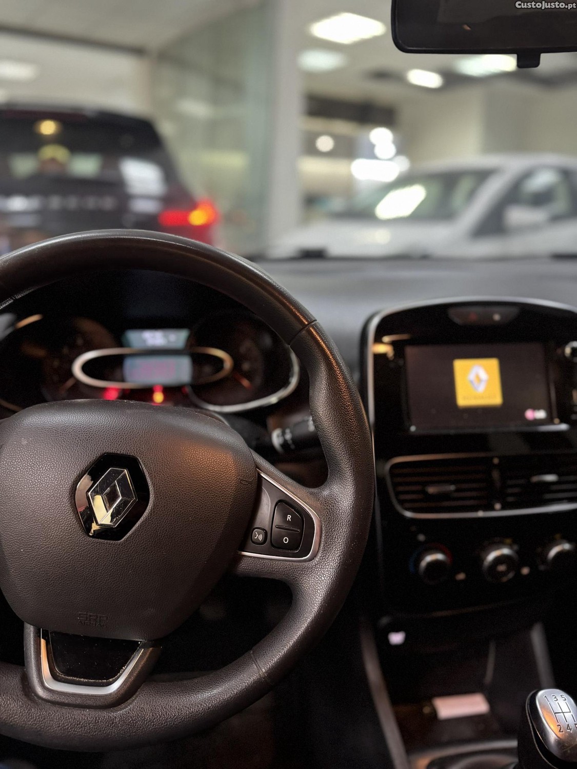 Renault Clio 17 — photo 5
