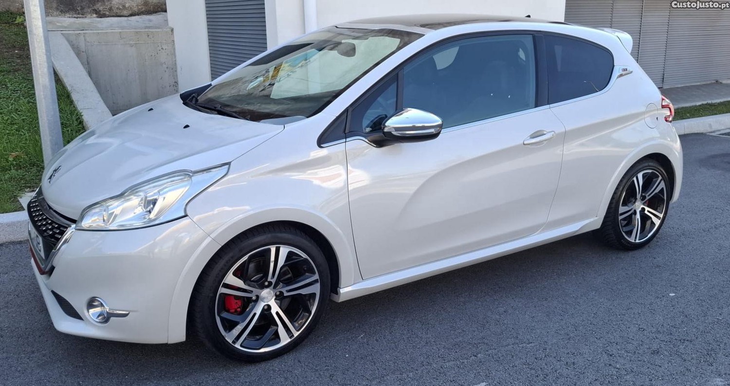 Peugeot 208 GTI 200cv — photo 2
