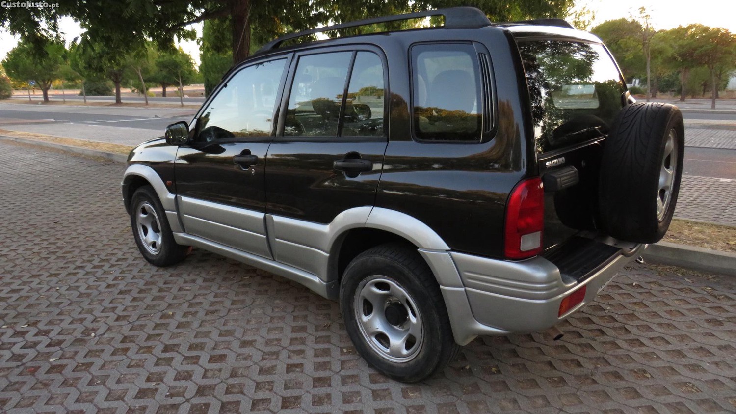 Suzuki Vitara Grand  2.0 TD / Ar Condicionado - 99 foto 3