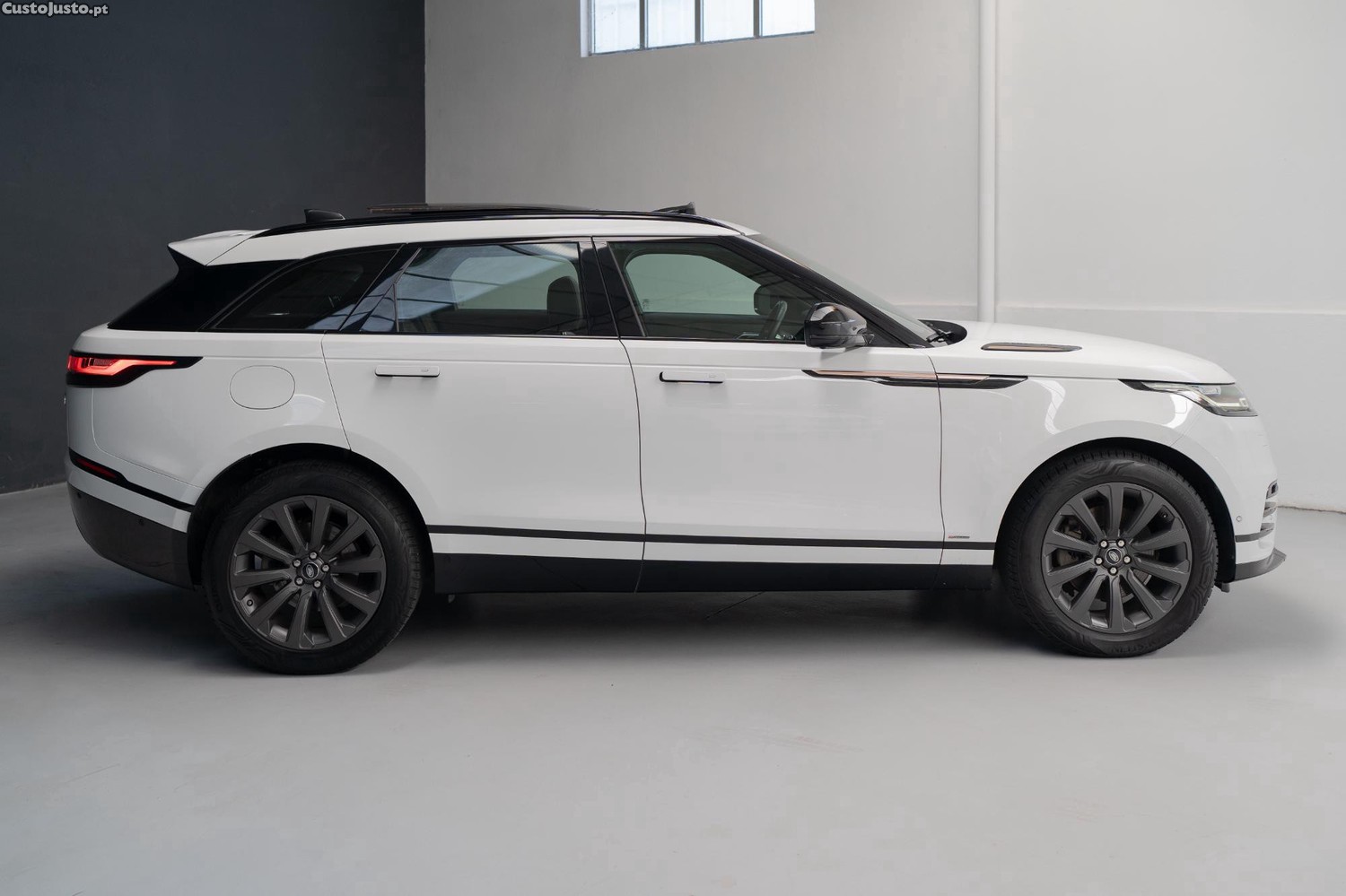 Land Rover Range Rover Velar P300 R-Dynamic — fotografia 24