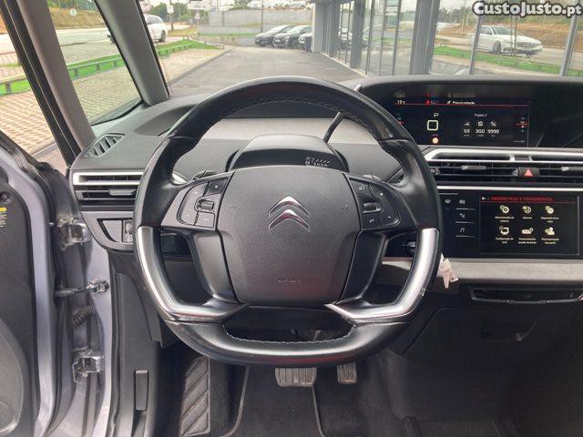 Citroën C4 Spacetourer BlueHDi 130 Stop&Sta — fotografia 17
