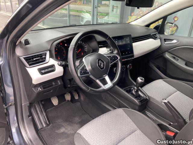 Renault Clio 1.0 TCe Intens — fotografia 17