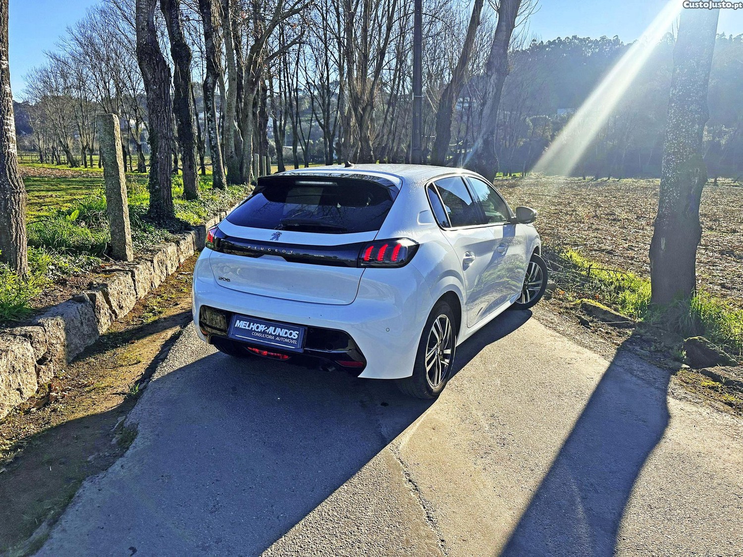 Peugeot 208 1.2 PureTech Allure — fotografia 12