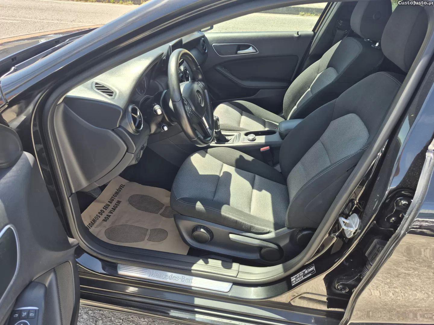 Mercedes-Benz A 180 D amg line — fotografia 7