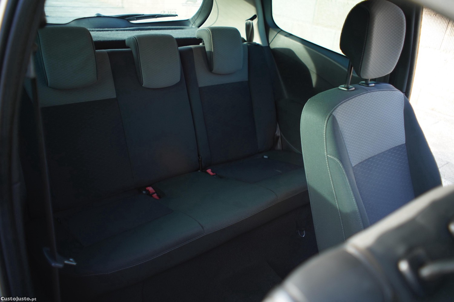 Renault Clio 1.2 16V FAIRWAY — fotografia 4