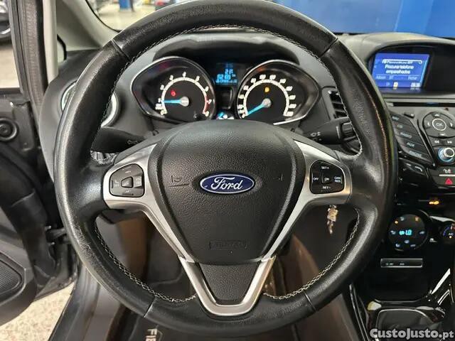 Ford Fiesta 1.0 EcoBoost S&S Titanium — fotografia 3