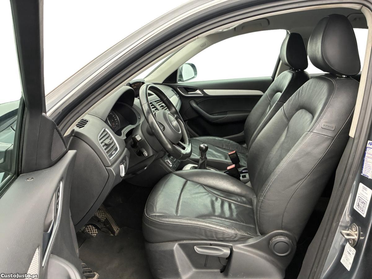 Audi Q3 2.0 TDi Ambition — fotografia 7