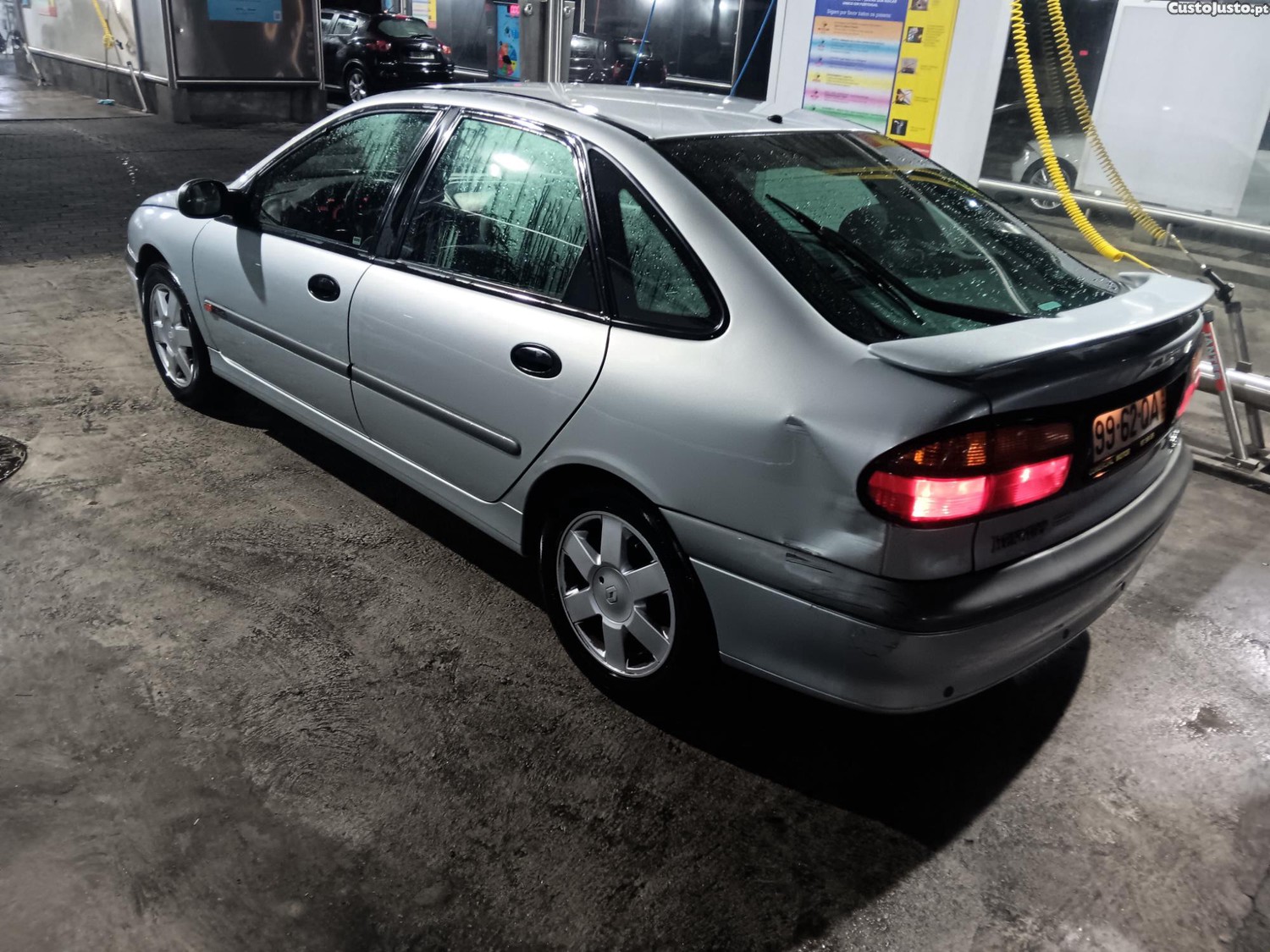 Renault Laguna 1.9 dti Gasóleo — photo 3