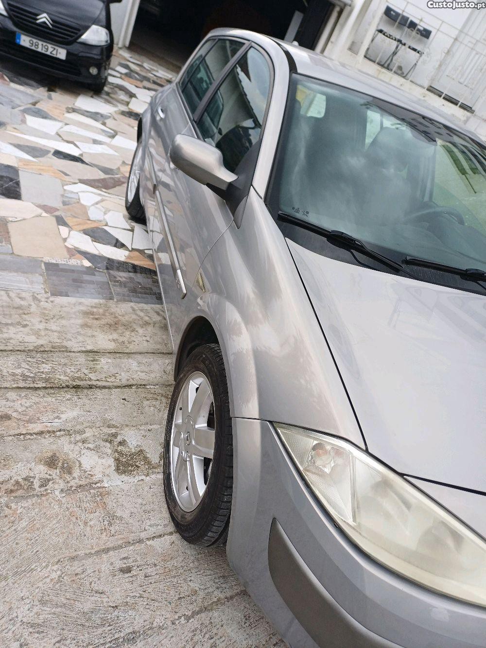 Renault Mégane 1,5 — fotografia 6