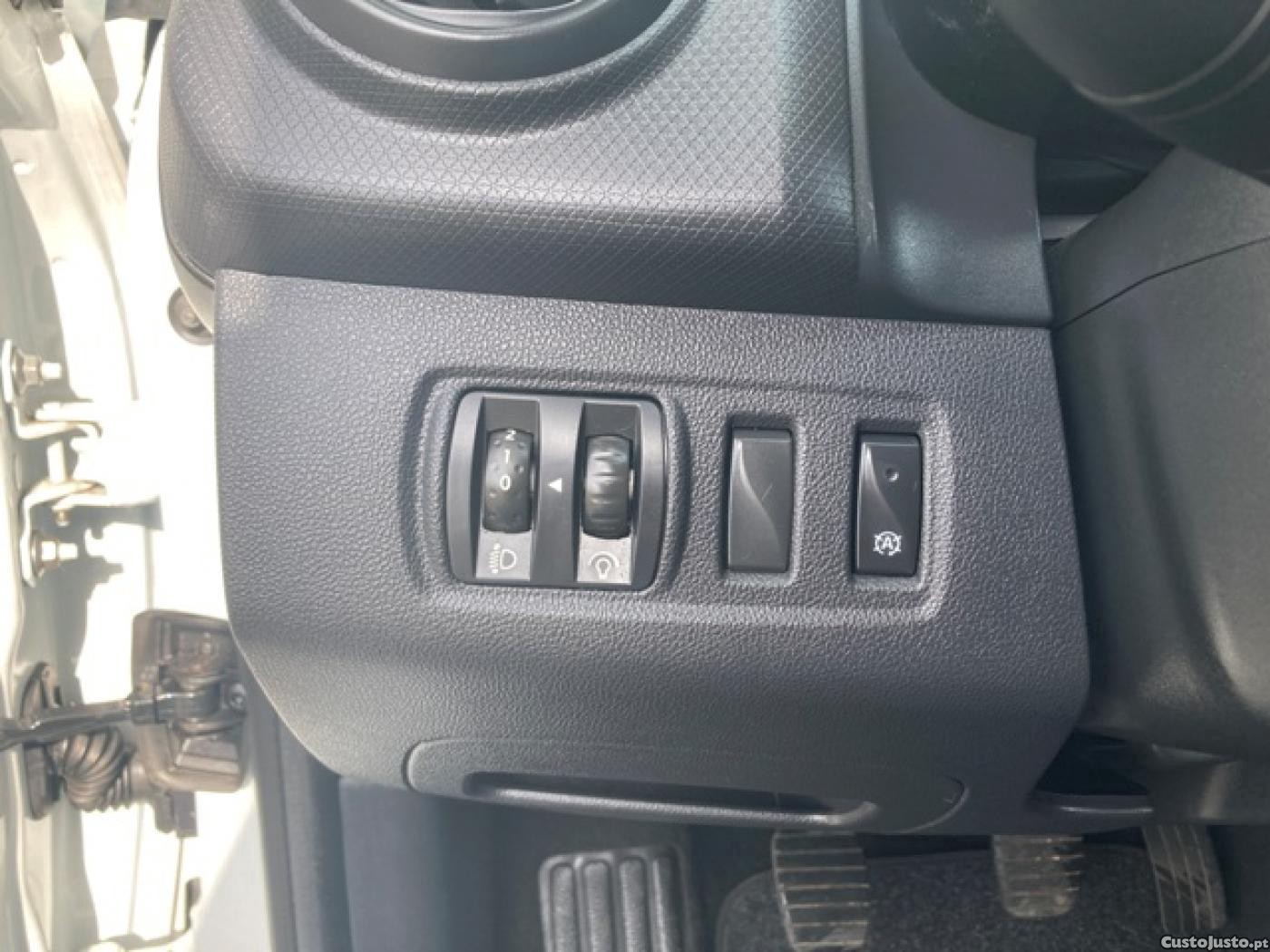 Renault Clio 1.5 dCi Zen — fotografia 13
