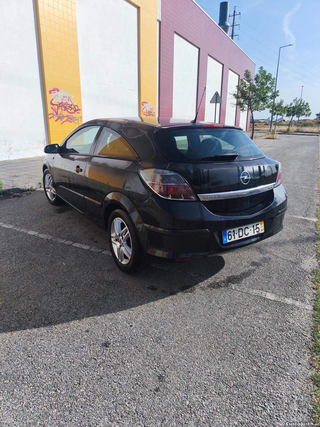 Opel Astra GTC 1.7 — fotografia 2