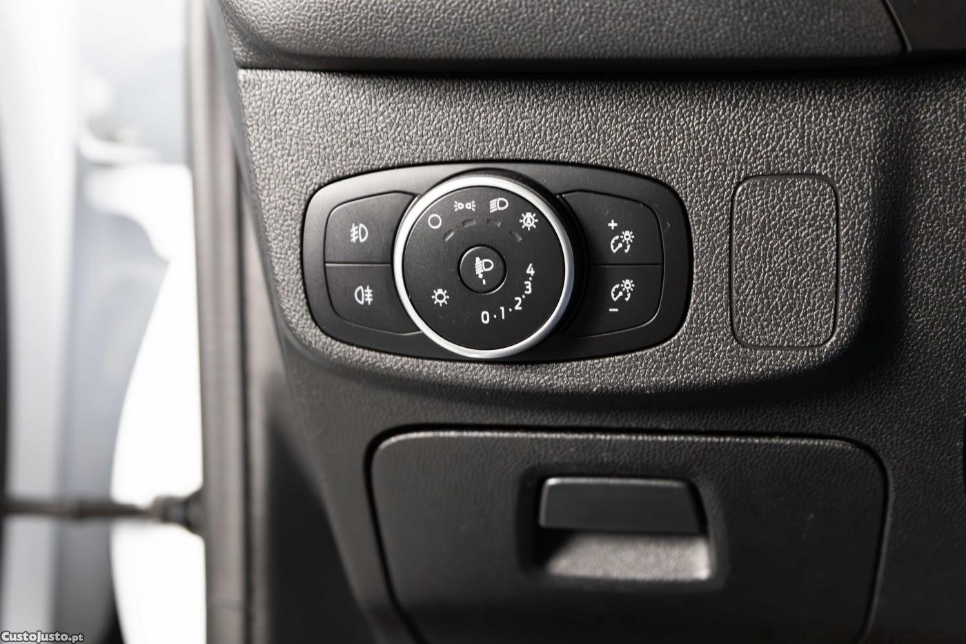 Ford Focus 1.5 TDCi Titanium — fotografia 5
